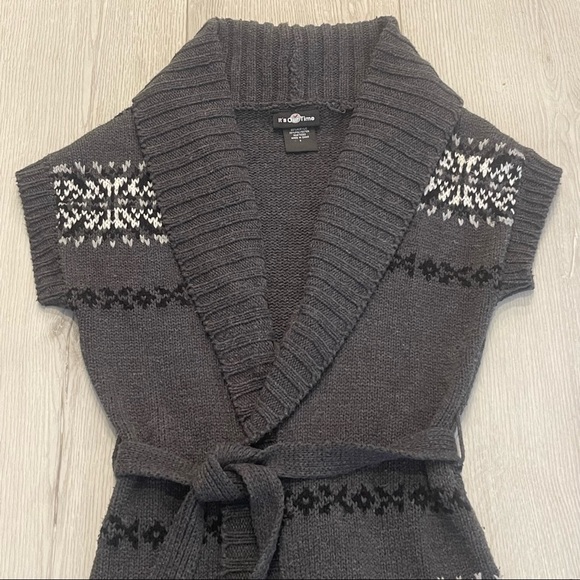 It’s Our Time Gray Short Sleeve Open Wrap Sweater with Removable Tie Belt Size S - Picture 2 of 7